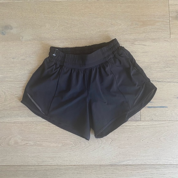 Lululemon Hotty Hot High-Rise Lined Short 4" black size 4 tall - Picture 2 of 7
